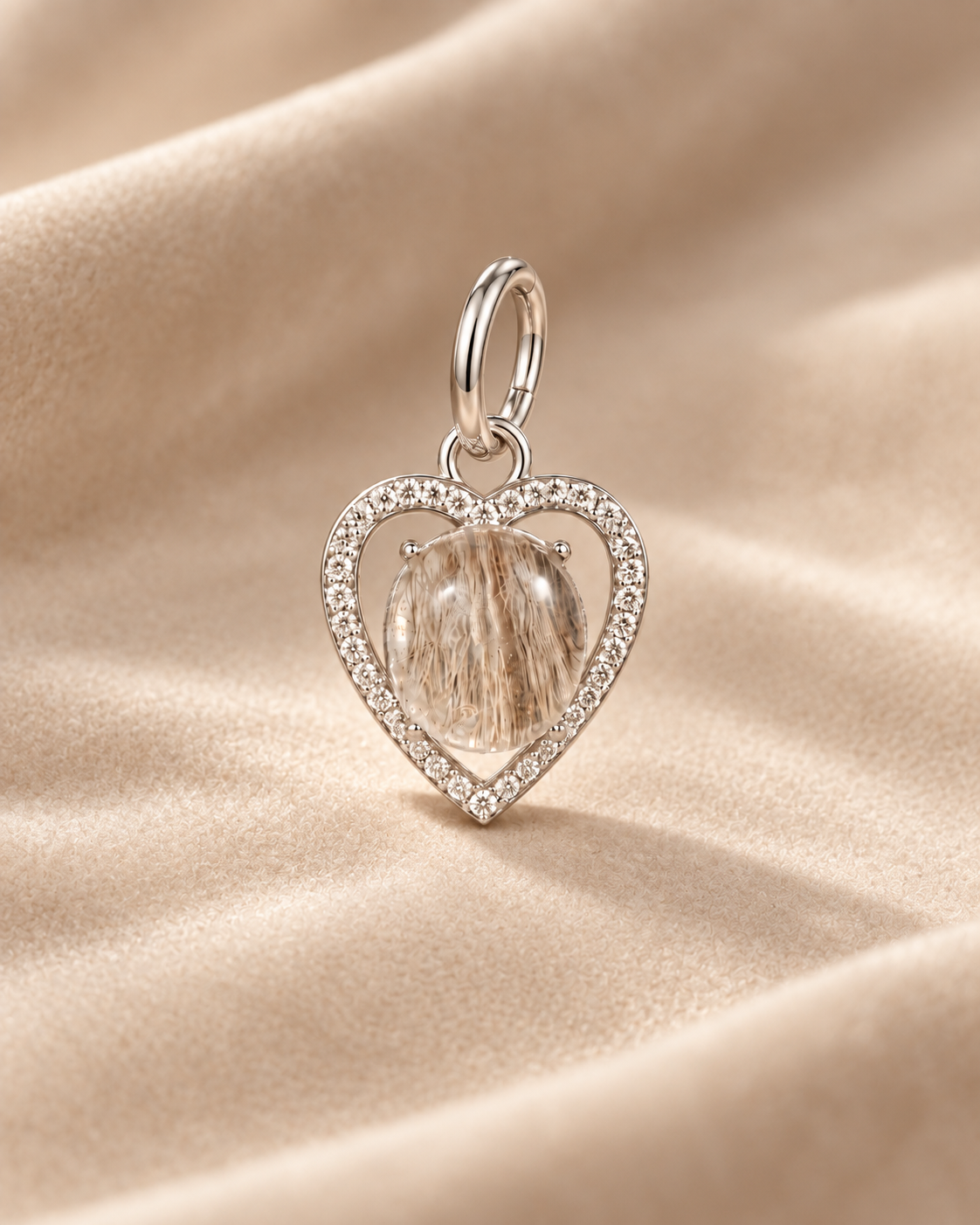 Detail view of the Toujours Armour Charm silver pet keepsake charm with 8 × 8 mm centerpiece