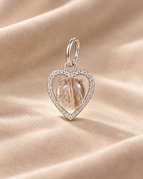 Detail view of the Toujours Armour Charm silver pet keepsake charm with 8 × 8 mm centerpiece